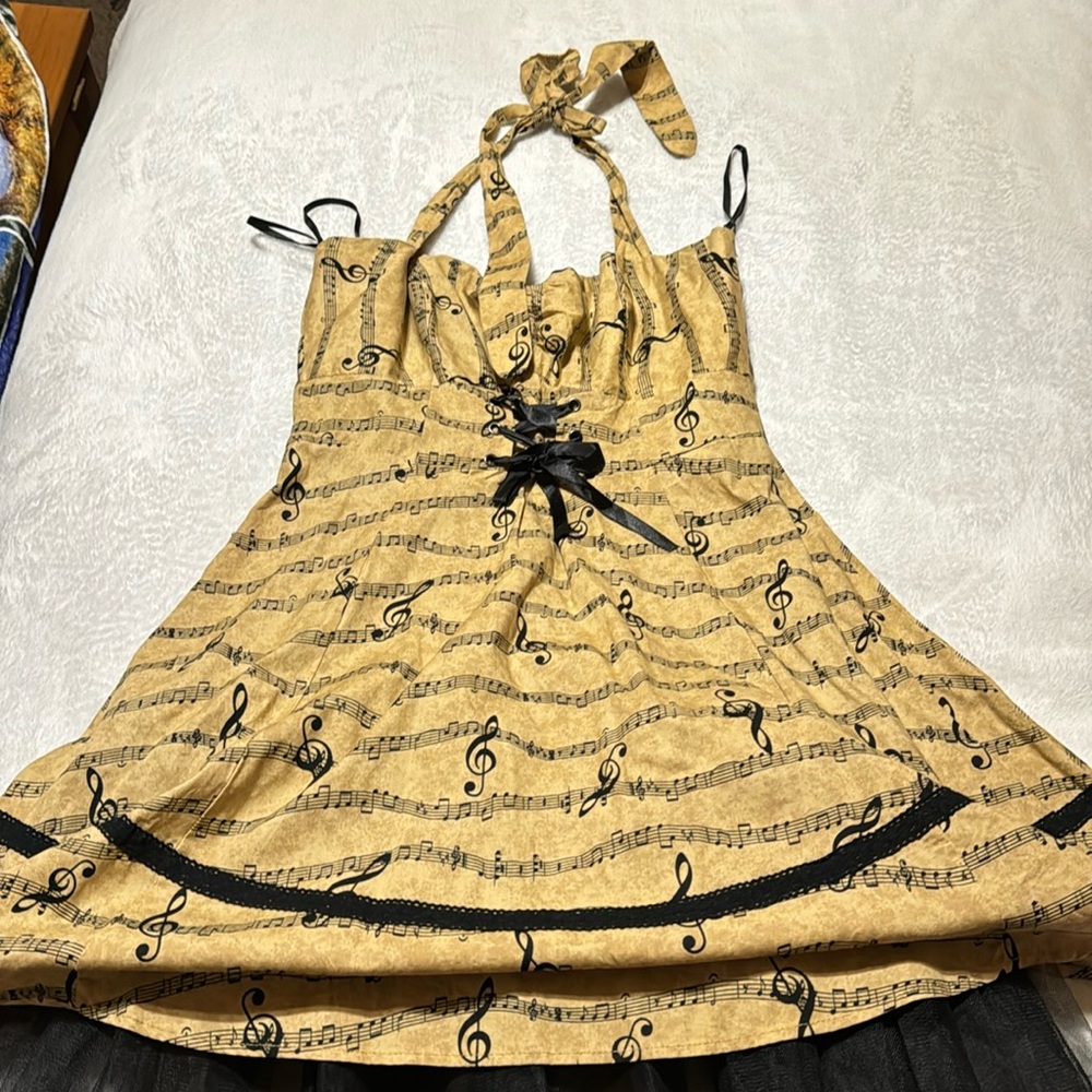 Women’s Hot Topic music dress (used)